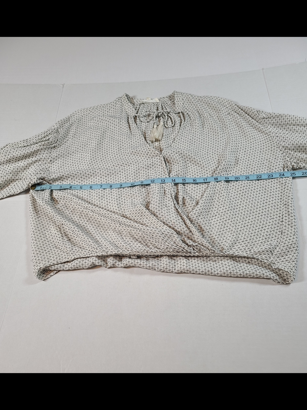 Lou & Grey For Loft Cute Cream Tassel-Tie Long Sleeve Blouse Medium Front Twist - Picture 8 of 9